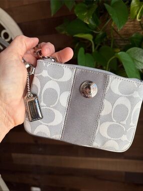 Coach Signature Canvas Wristlet in Light gray/cream LIKE NEW W/HANGTAG